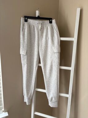 Yogalicious Light Gray Scuba Jogger